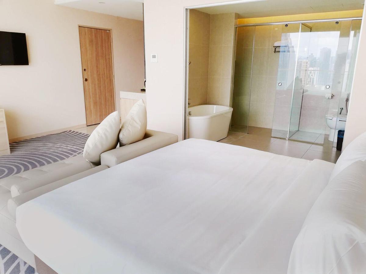 Upper View Regalia Hotel Kuala Lumpur Esterno foto